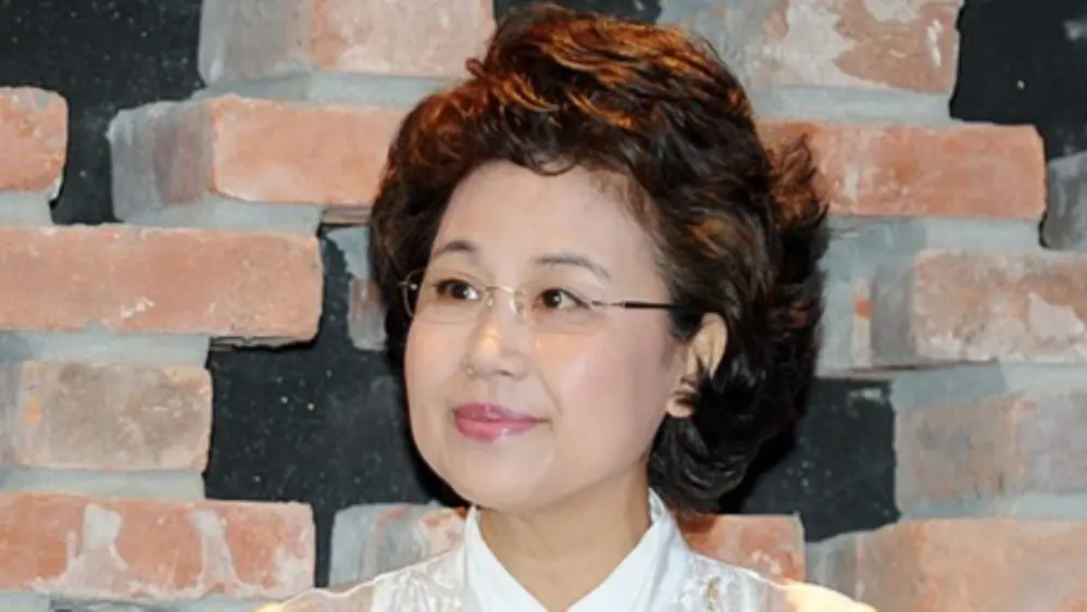 沈守峰参与节目录制的幕后花絮与个人宣传照