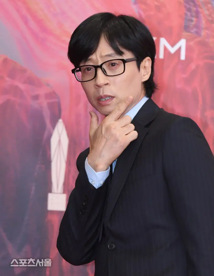 韩国税务局调查人员追踪高额欠税人现场