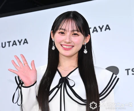 川崎樱大方自曝想演制服高中生大秀反差萌