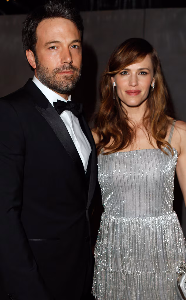 朱莉安·浩夫与前夫度假合照