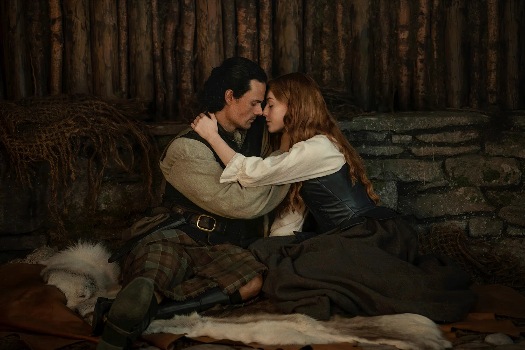 《古战场传奇》前传《血中之血》第二季定档今秋，首曝预告聚焦父母辈虐恋。