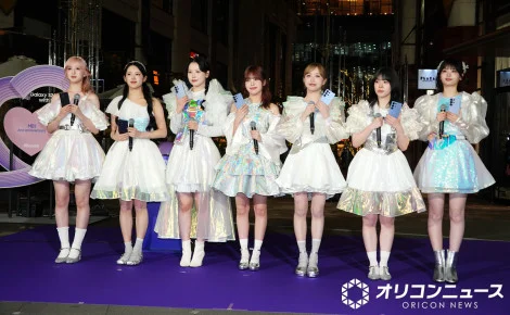 ME:I全员化身白雪公主身穿银河系绝美白裙出席Galaxy点灯仪式大秀反差萌
