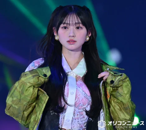 乃木坂46川崎樱亮相GirlsAward时尚盛典大秀反差萌穿搭图