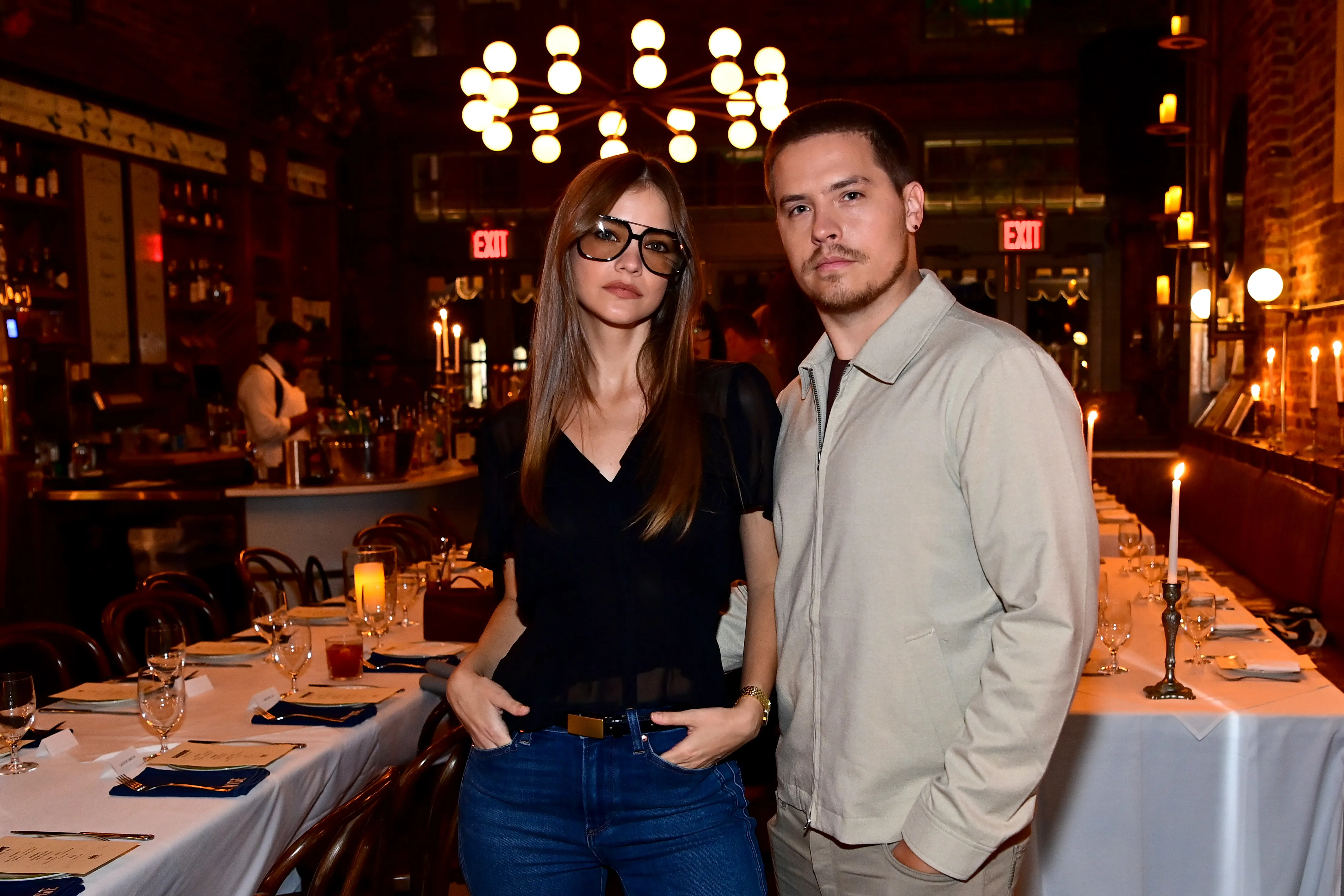 英雄救美！迪伦·斯普罗斯持枪制服闯入者，保护维密娇妻引热议