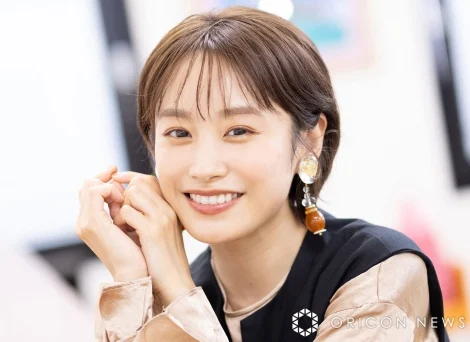 前早安少女组核心成员高桥爱精美写真摄影图