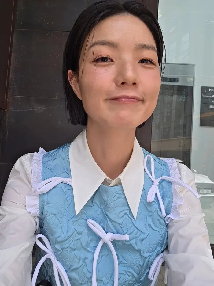 安英美与申奉仙在大学路约会的节目画面