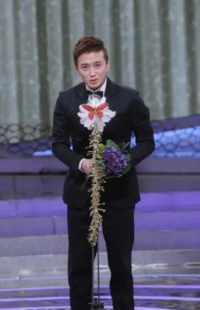 韩国演员陈泰贤节目剧照及甲状腺癌手术后复出近况