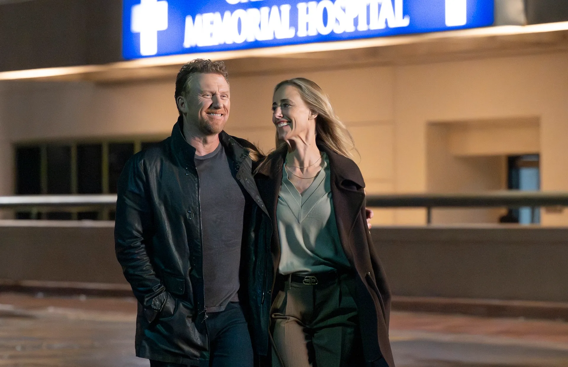 《实习医生格蕾》主创谈第22季大结局：泰迪与欧文如何告别，以及梅雷迪斯的惊人反转