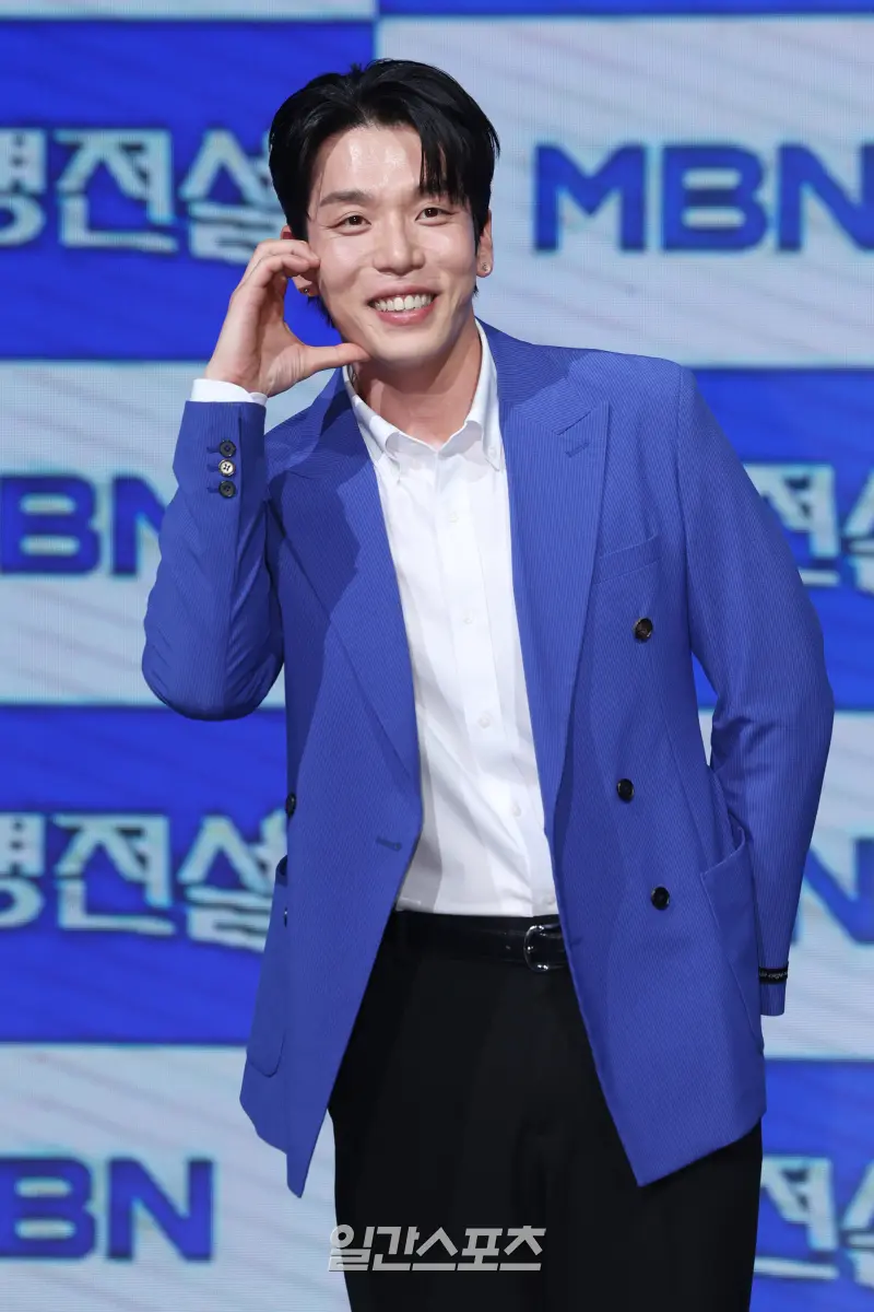 MBN《无名传奇》TOP7记者会：李昶旻帅气亮相揭秘男Trot选秀魅力