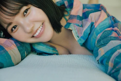 本乡柚巴写真拍摄花絮与杂志内页展示