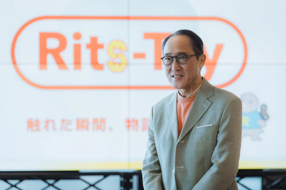 佐野史郎在拍摄现场脑洞大开,保龄球戏份演员们大玩特玩