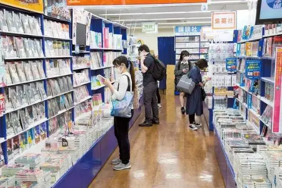 日本动漫产业遭盗版重创损失破10万亿日元，官方引入AI降本引爆全网热议