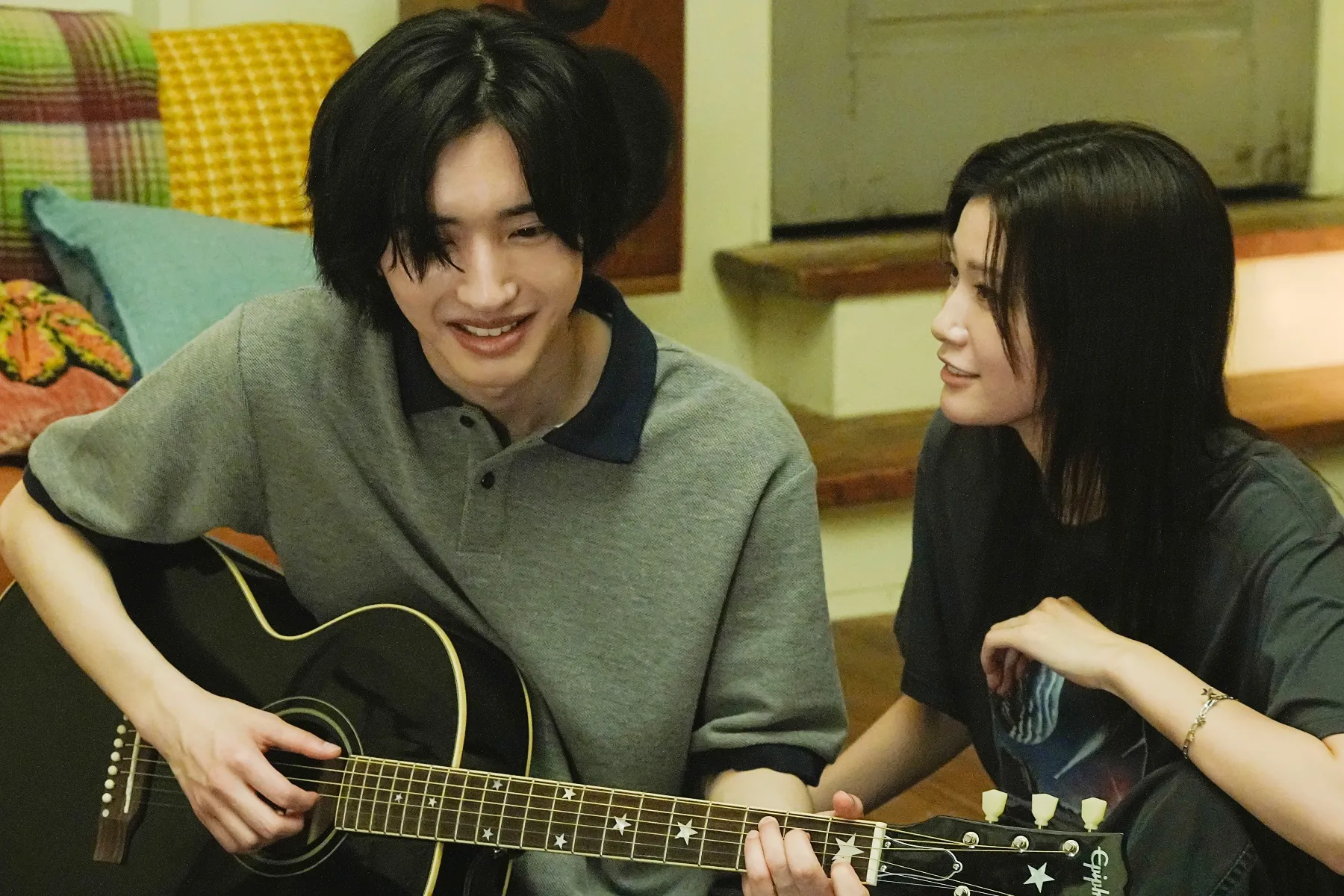 道枝骏佑单独主演电影《你最后留下的歌》,饰演温柔少年水嶋春人