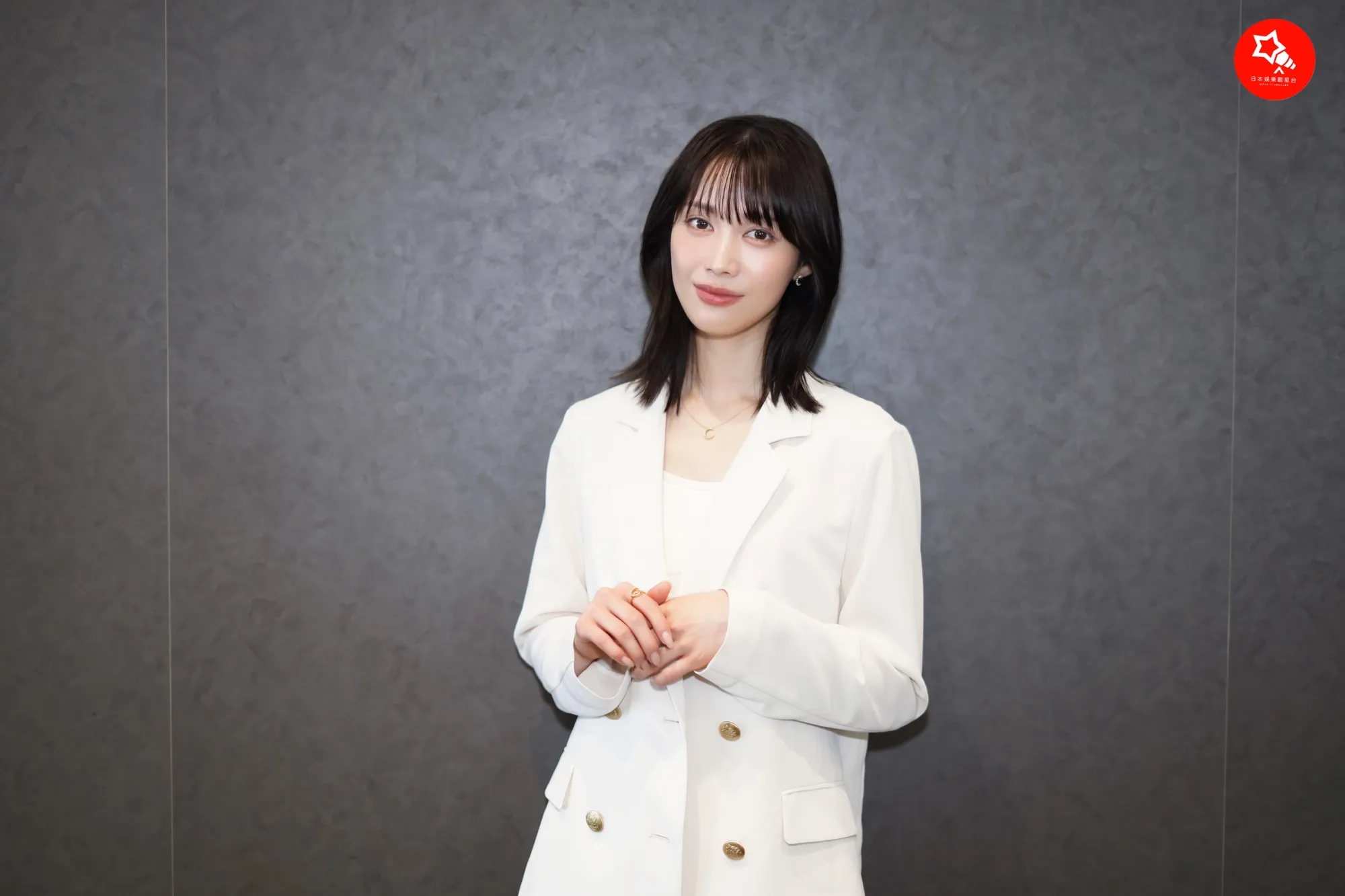 中村百合香大秀反差萌专访揭秘《被丈夫拜托去外遇》温情幕后