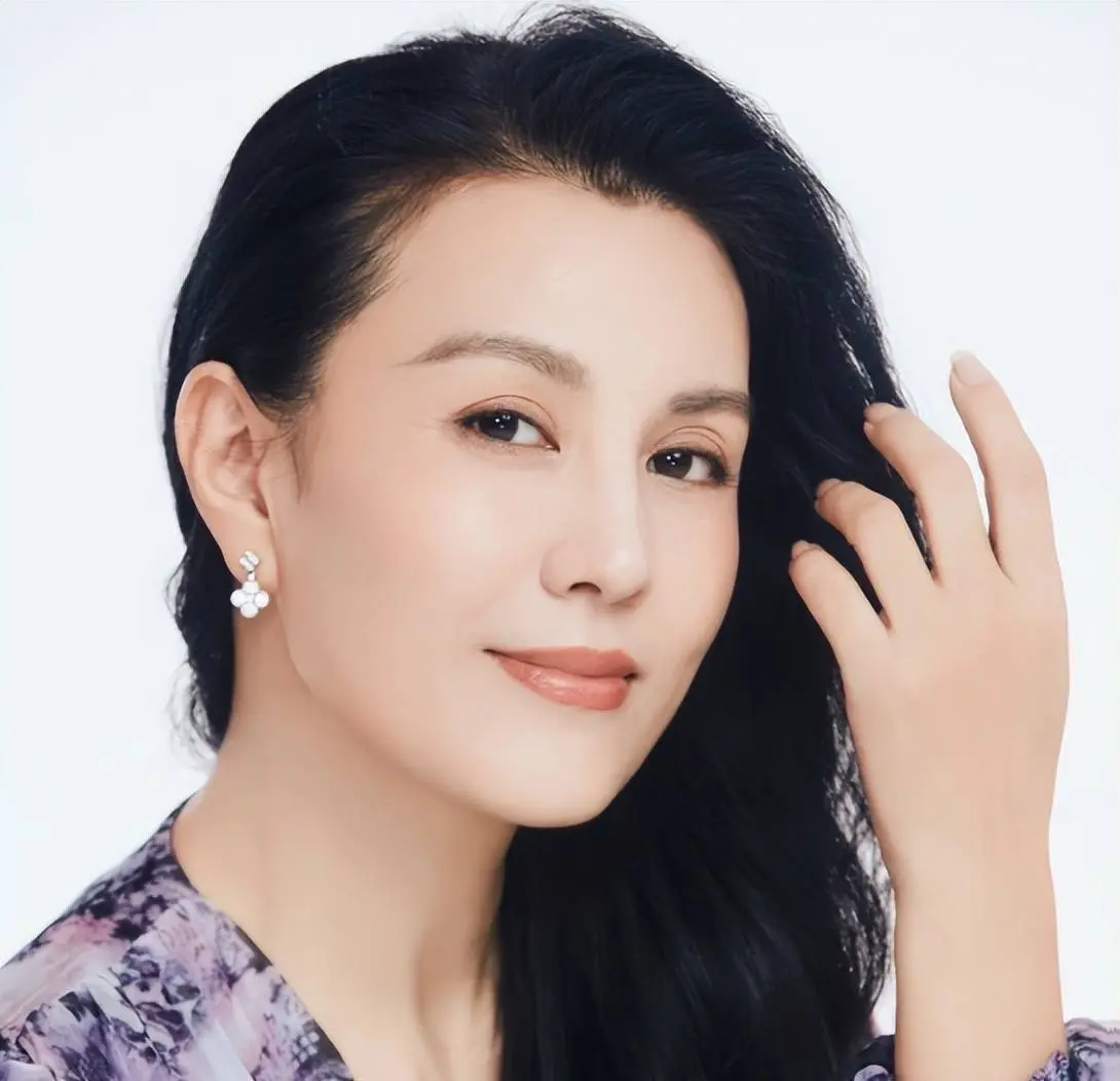 近期短剧演员动态:昔日女神朱晏背600万巨债复出,真实生存现状全拆解